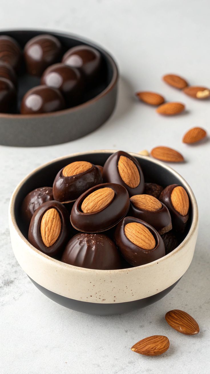 Huevos de chocolates Con Relleno de Almendras 18 unidades